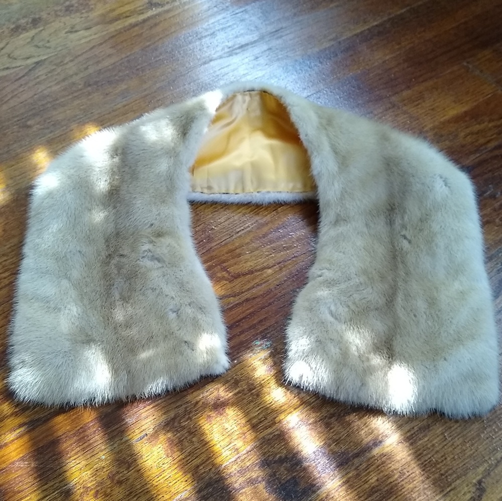 Vintage blonde mink collar